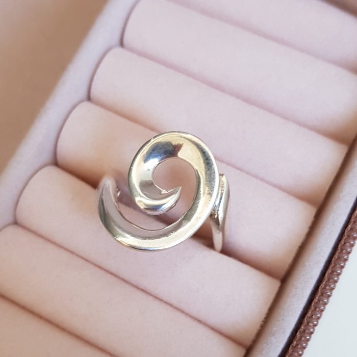 Luxury Silver 925 Swirl Statement Ring - UK Size N